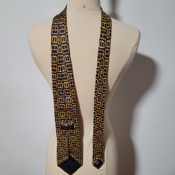 Handsome genuine GUCCI 100% silk tie - Picture 3 of 5